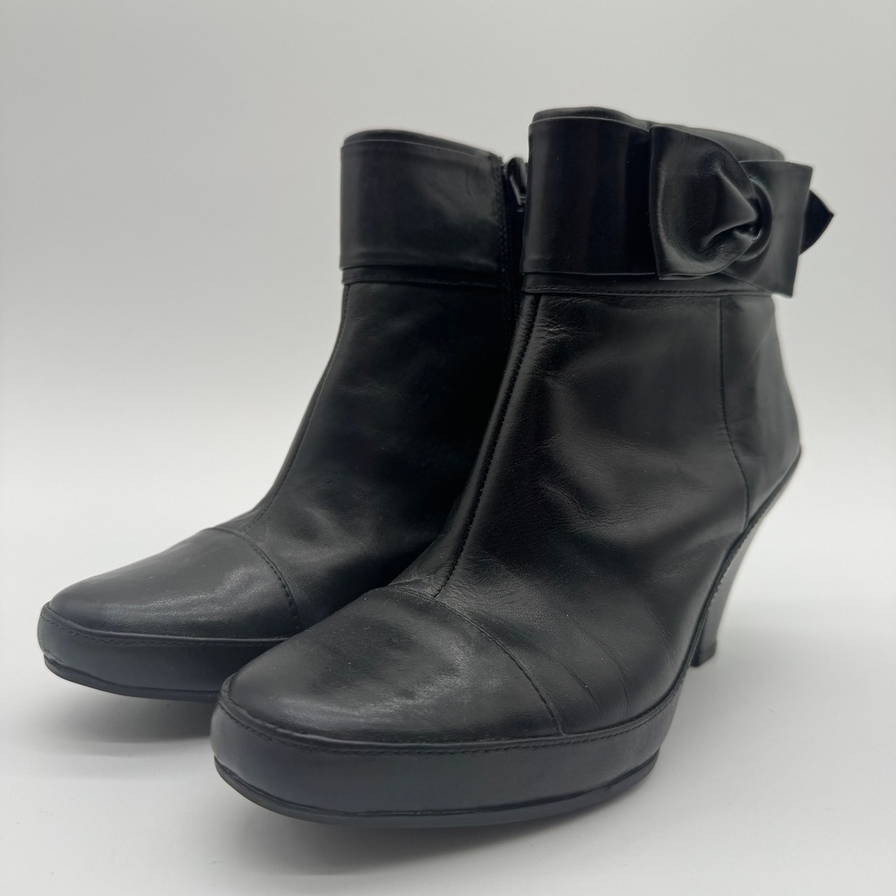 Clarks Active Air Black Leather Ankle Boots Bow Detail Women's Size 6